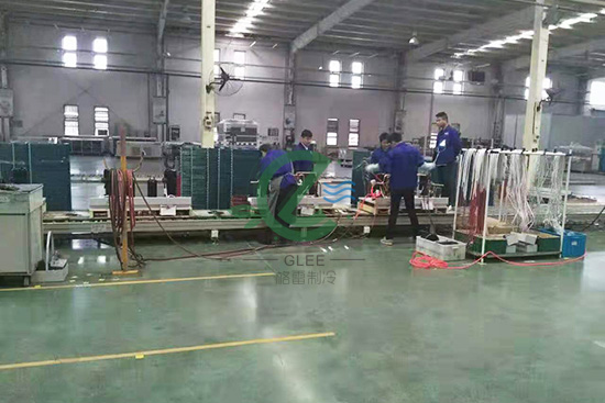 热泵烘干机组生产车间